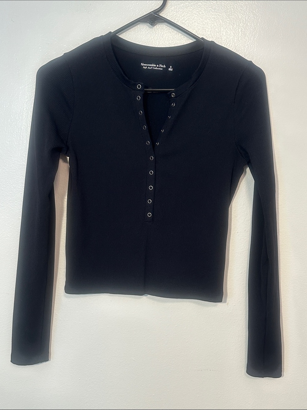 Abercrombie & Fitch Black Ribbed Snap-Front Long Sleeve Crop Top size Small